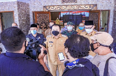 Bupati Hendy
