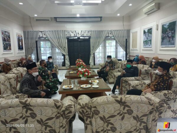 Rapat Forkopimda di pendopo Kabupaten lamongan Menteri Desa
