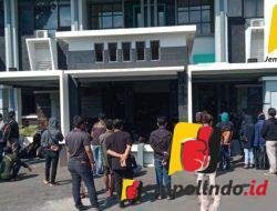 Mahasiswa UIN KHAS Jember Segel Kantor Rektorat