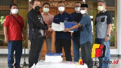 Kolaborasi PWJ dan Elemen Masyarakat Serahkan 100 APD