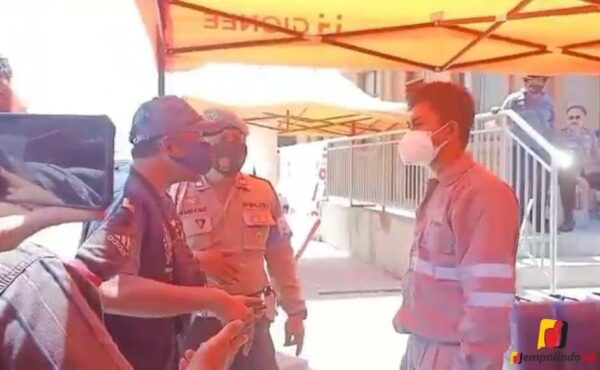 Halangi Kerja Wartawan Halangi Kerja Wartawan