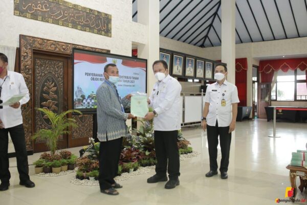 Redistribusi tanah