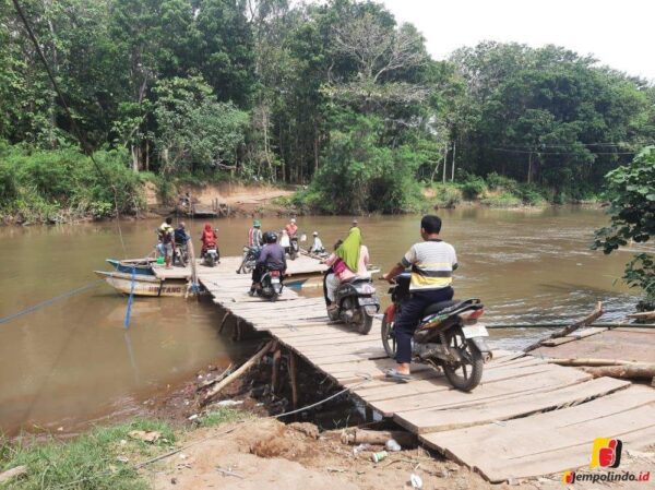 Jembatan ambrol