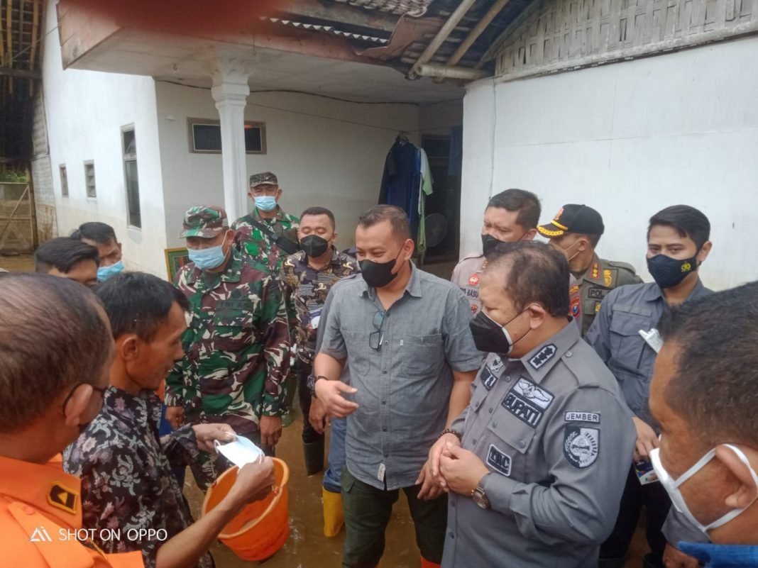 Banjir Terjang Jember