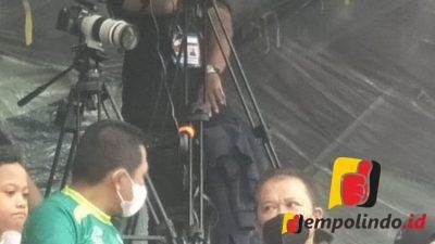 Dua Bupati Nonton
