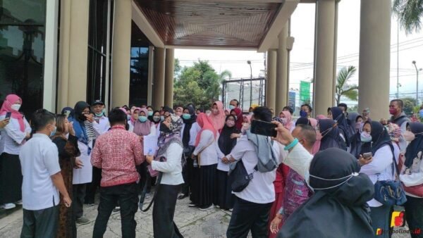 Nakes Curhat