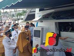 Dispendukcapil Jember Jemput Bola Gunakan Mobil Keliling