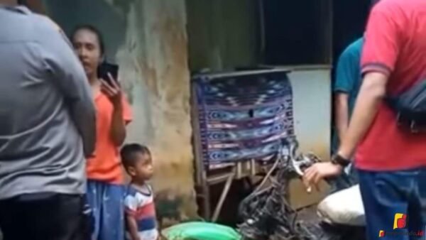 Warga Menolak Vaksin