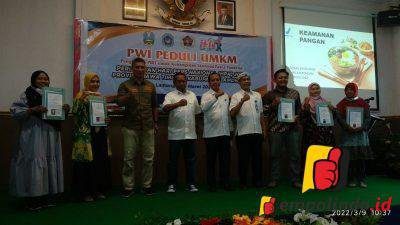 Bangkitkan Ekonomi, PWI dan Pemkab Lamongan  Berikan Legalitas P-IRT IKM dan UMKM