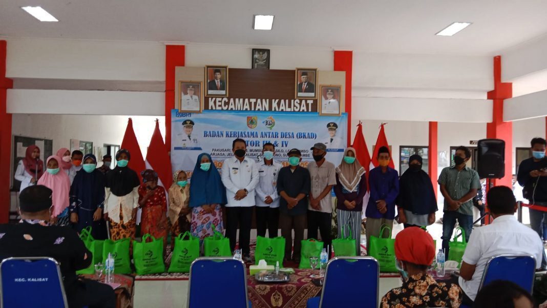 BKAD Jember Serahkan Bantuan BKAD Jember