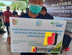 BPJS Ketenagakerjaan Jember Serahkan Bantuan Kolam Ikan