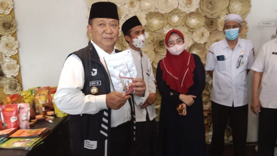 Manfaatkan Media Sosial