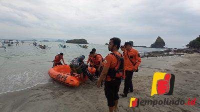 Pengunjung wisata pantai