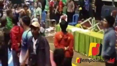 Ricuh Semi Final Pencak Silat Jember Vs Surabaya, Wasit Dituding Curang