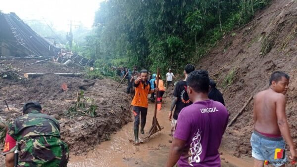 jempolindo, Bencana Tanah Longsor, Jember, Tiga Rumah
