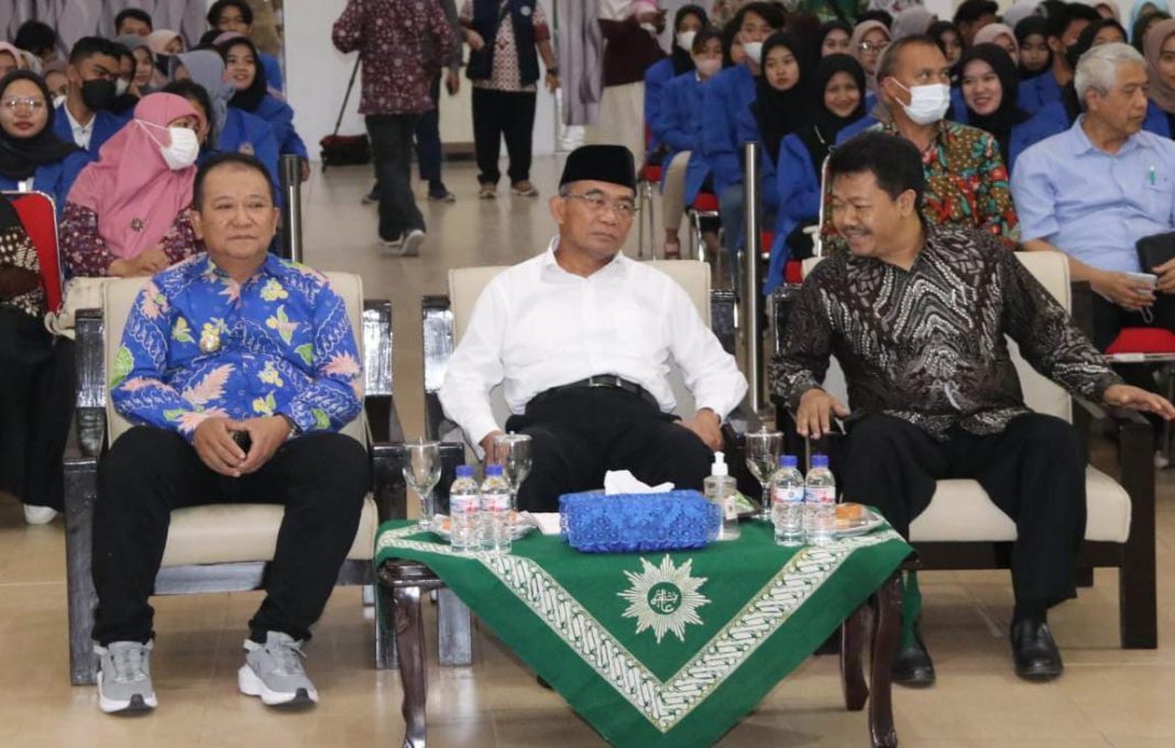 Prof DR Muhadjir Hadiri Stadium General Mahasiswa Unmuh Jember Jempolindo, Jember, Prof DR Muhadjir, Stadium General, Unmuh Jember