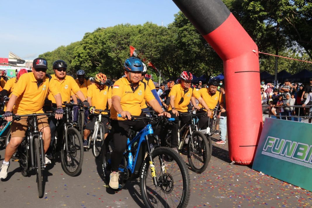 Peringati HUT Jawa Timur Ke-77 Bupati Jember Gelar Fun Bike dan Sosialisasi Gempur Rokok Ilegal Jempolindo, Jember, Bupati Jember, Rokok Ilegal, Fun Bike, HUT Jawa Timur