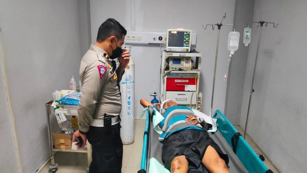 pengendara motor serempet mobil patwal Bupati