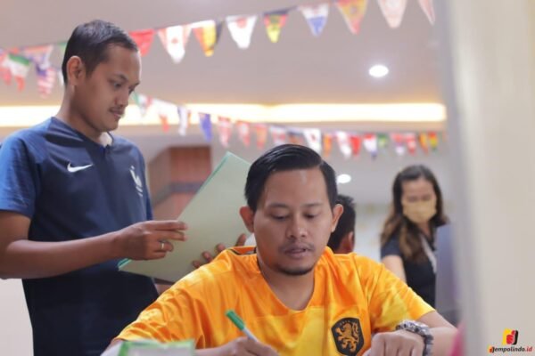 Jempolindo, jember, kantor imigrasi, piala dunia 2022, jersey