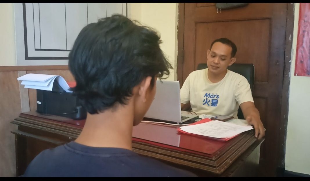 Apes !!! Mabuk Miras Oplosan Pemuda Lumajang Jadi Sasaran Amuk Massa jempolindo, jember, lumajang, pemuda, mabuk, miras, sasaran amuk massa