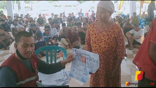 Sejumlah 1164 Warga Desa Nogosari dan Curahmalang Menerima BLT BDHCT jempolindo, jember, Desa Nogosari, Curahmalang, BLT, DBHCT