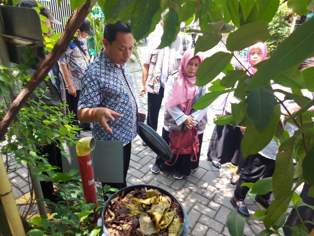 Kota Malang Belajar Sampah di kampung edukasi sampah sidoarjo jempolindo, sidoarjo, kota malang, kampung edukasi sampah