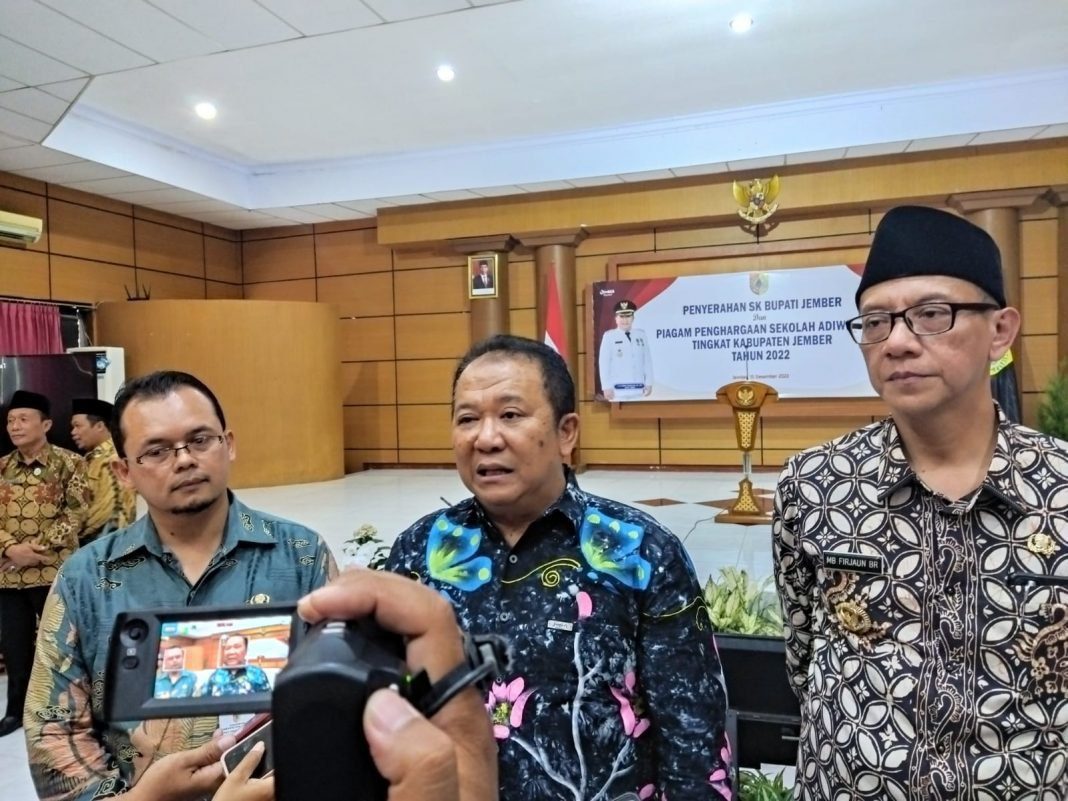 Jempolindo, jember, bupati jember, bumi hanya satu