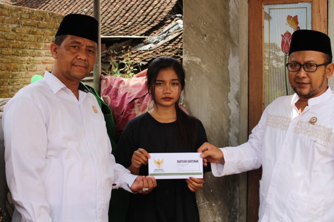 Baznas Jember Bersama Dinsos Bantu Remaja 17 Tahun Yang Asuh 3 Adiknya Jempolindo, jember, Baznas Jember, Desa Curahlele, Remaja