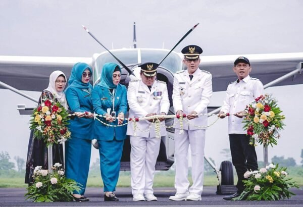 jempolindo, jember, penerbangan jember - surabaya, bupati jember