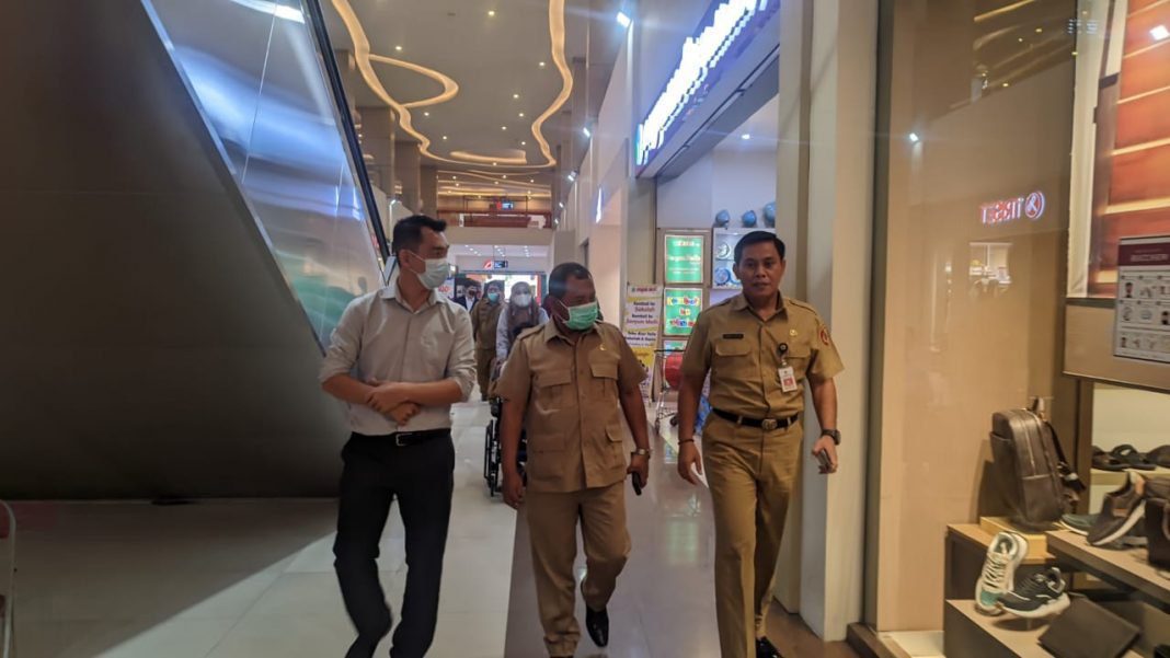 Tak Ramah Difabel Roxy Dijewer DPRD Jember jempolindo, jember, DPRD Jember, NPCI, Tak Ramah DIfabel, ROxy
