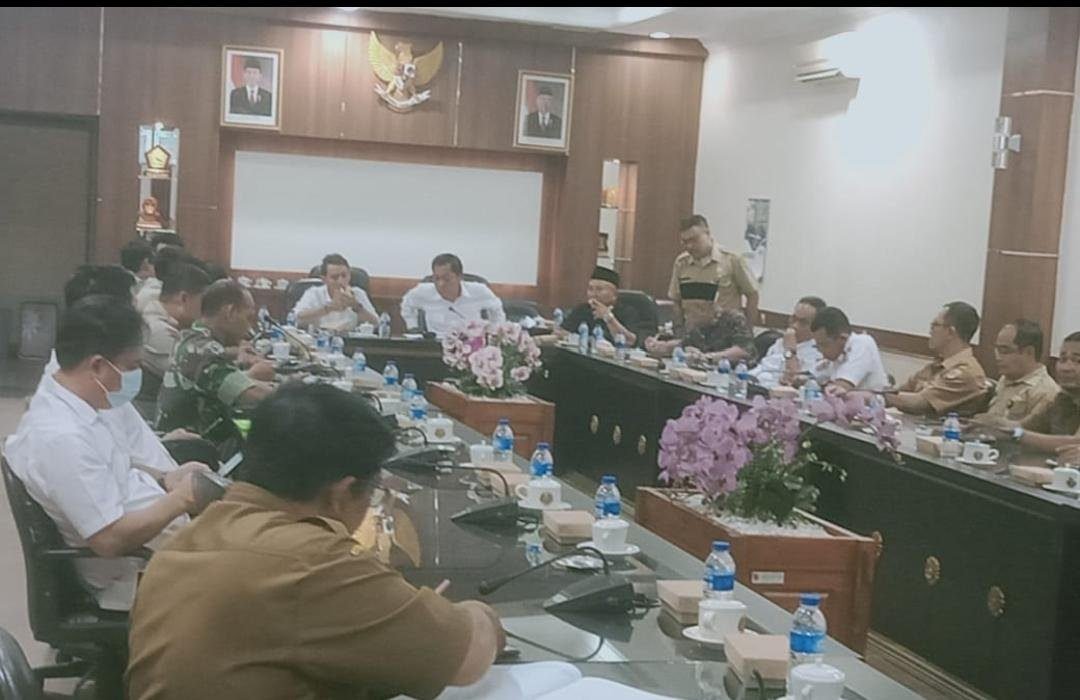 Jempolindo, jember, dprd jember, gubernur, tuntutan warga,puger