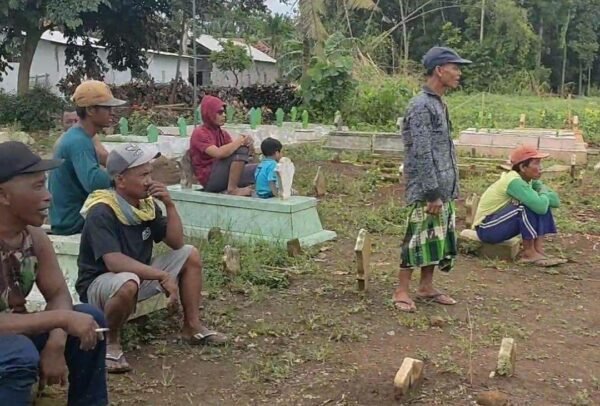 Jempolindo, jember, warga, gumukmas, pemakaman umum