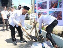 PWI Bareng Pemkab Gresik Tanam Pohon Tabebuya