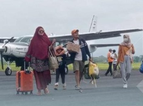 jempolindo,jember, bandara notohadinegoro, beroperasi