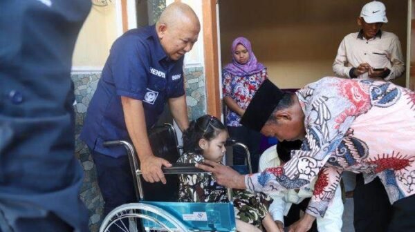 jempolindo, jember, bupati jember, J-Berbagi, Blusukan, Pasar Murah, Sertifikat Wakaf
