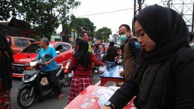 jempolindo, jember, smsi, fwlm, berbagi takjil