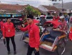 PDIP Jember Daftarkan 50 Caleg Naik Becak Diiringi Musik Patrol