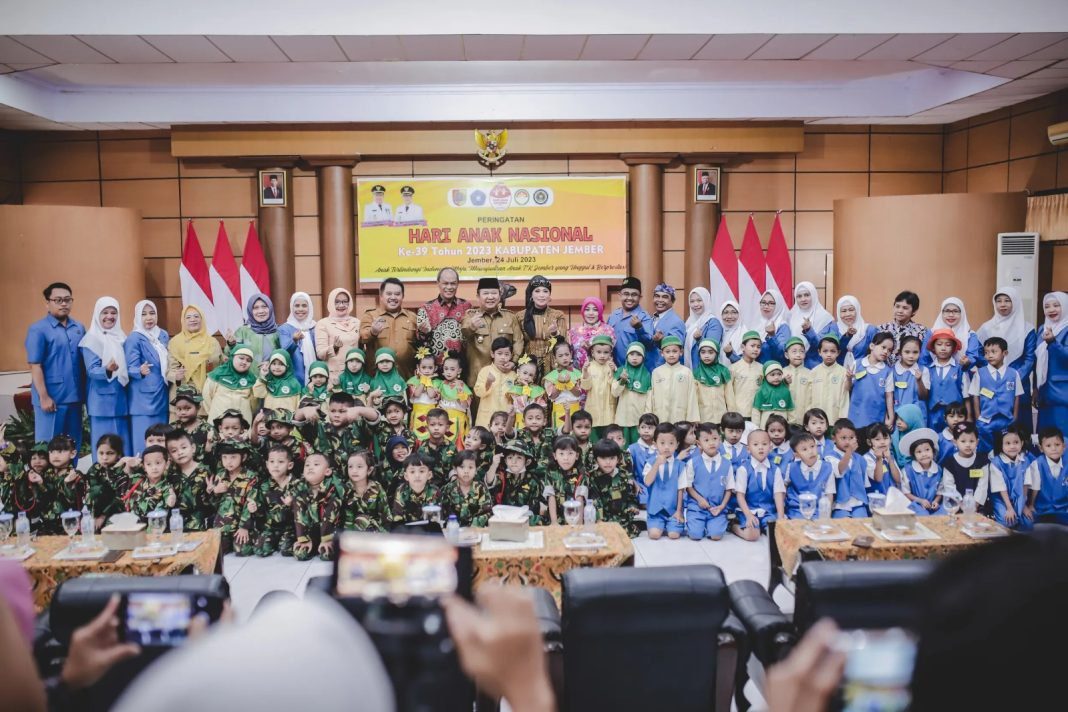 Peringati HAN 2023, Bupati Jember Ajak Ajari Anak Literasi Menyenangkan jempolindo, jember, HAN 2023