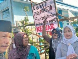 Jempolindo, Jember, Warga Desa Mundurejo, Segel Balai Desa