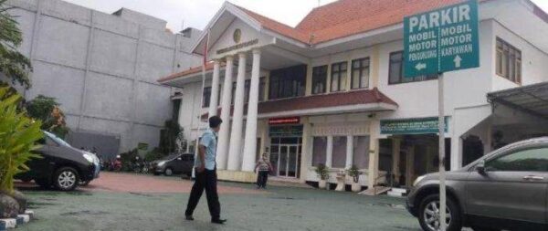 2 Oknum Pemalsu Data FIF Divonis Bersalah jempolindo, sidoarjo, FIF
