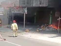 2 Ruko di Jember Ludes Terbakar 12 2 Ruko di Jember Ludes Terbakar