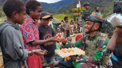 Akhiri Masa Tugas Satgas Pamtas Yonif 433/JS Bhakti Sosial Di Kabupaten Nduga