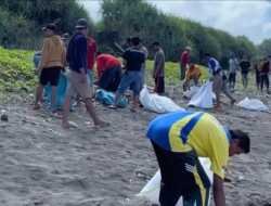 Jelang Parade Pegon Disparbud Jember Bersih Bersih Pantai Watu Ulo 