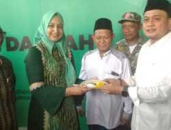 Bawa Tumpeng Faida Kembalikan Formulir Bacabup di PKB Jember 