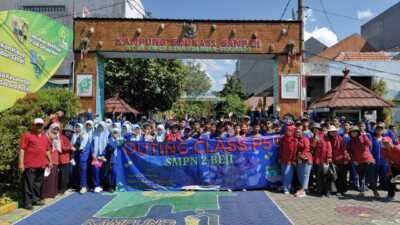 SMPN 2 Beji Pasuruan Belajar di Kampung Edukasi Sampah