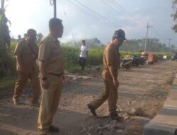 Gercep, Pembangunan Jalan Dikeluhkan Warga Desa Tugusari, Plt Kepala PU BMSDA Jember Sidak 