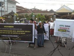 Terindikasi Gagal Dilantik Sebagai Anggota DPR-RI Pendukung Lora Gopong Gelar Aksi 