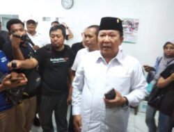 Laksanakan Sholat Subuh Berjamaah Paslon 01 Dilaporkan ke Bawaslu Jember, Hendy: Saya Orang Islam