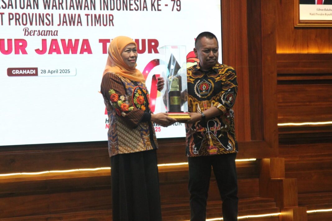 Gubernur Jawa Timur dan PWI Jatim